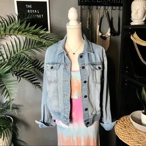 ILOVE H81 light wash denim jacket